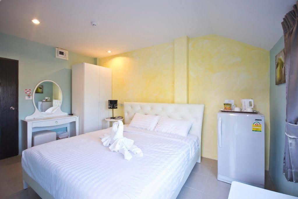 Phuket Oyo 345 The Click Guesthouse At Chalong מראה חיצוני תמונה